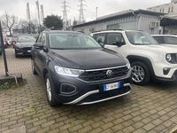Usata VW T-Roc Life 150 CV (110 kW) 2024 Nero SUV