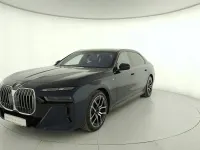 Usata BMW 740 M Sport 299 CV (219 kW) 2025 Blu Berlina