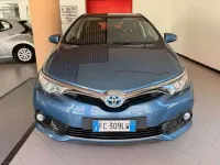 Usata Toyota Auris Hybrid Active 99 CV (72 kW) 2016 Blu/azzurro Berlina