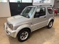 Usata Suzuki Jimny 86 CV (63 kW) 2005 Grigio SUV