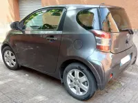 Usata Toyota iQ Sol 68 CV (50 kW) 2011 Grigio Utilitaria
