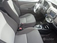 Usata Toyota Yaris Hybrid 73 CV (53 kW) 2017 Bianco Utilitaria