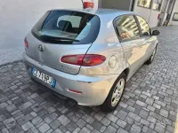 Usata Alfa Romeo 147 105 CV (77 kW) 2006 Grigio Utilitaria