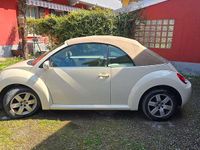Usata VW New Beetle 102 CV (75 kW) 2008 Beige Utilitaria