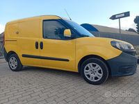 Usata Fiat Doblò 95 CV (69 kW) 2018 Giallo Monovolume