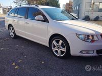 Usata Skoda Superb 140 CV (102 kW) 2013 Bianco Station wagon