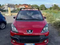 Usata Peugeot 1007 73 CV (53 kW) 2009 Rosso Monovolume
