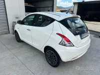 Usata Lancia Ypsilon Platinum 69 CV (50 kW) 2016 Bianco Utilitaria