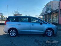 Usata Peugeot 5008 Active 112 CV (82 kW) 2012 Grigio Monovolume