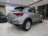 Usata VW T-Roc Life 116 CV (85 kW) 2023 Grigio SUV