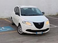 Usata Lancia Ypsilon 69 CV (50 kW) 2015 Bianco Utilitaria
