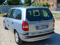 Usata Opel Zafira 82 CV (60 kW) 2000 Monovolume