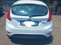 Usata Ford Fiesta Business Edition 70 CV (51 kW) 2011 Bianco Berlina