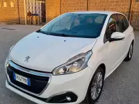 Usata Peugeot 208 75 CV (55 kW) 2018 Bianco Utilitaria