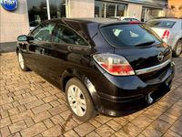Usata Opel Astra GTC 116 CV (85 kW) 2007 Nero Utilitaria