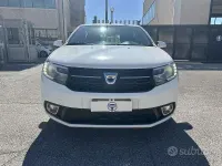 Usata Dacia Sandero Lauréate 73 CV (53 kW) 2017 Bianco Berlina