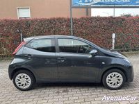 usata Toyota Aygo 5 PORTE 1.0 x-play ADATTA A NEOPATENTATI CARPLAY