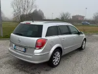 Usata Opel Astra 105 CV (77 kW) 2006 Grigio Station wagon