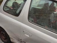 Usata Toyota Yaris 68 CV (50 kW) 2002 Grigio Utilitaria