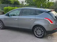 Usata Lancia Delta 150 CV (110 kW) 2009 Grigio Utilitaria