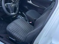 Usata Toyota iQ 68 CV (50 kW) 2009 Bianco Utilitaria