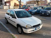 Usata Opel Corsa Sport 58 CV (42 kW) 2001 Bianco Utilitaria
