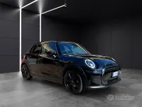Usata Mini ONE 75 CV (55 kW) 2021 Nero Utilitaria