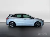 Usata Mercedes B180 Advanced 116 CV (85 kW) 2023 Argento iridio Utilitaria