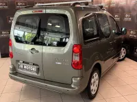 Usata Peugeot TePee Outdoor 111 CV (81 kW) 2011 Grigio Station wagon