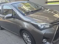 Usata Toyota Yaris Active 69 CV (50 kW) 2016 Grigio Berlina