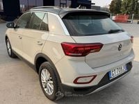 Usata VW T-Roc Life 110 CV (80 kW) 2024 Beige SUV