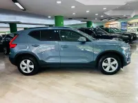 Usata Volvo XC40 Momentum 163 CV (119 kW) 2022 Grigio SUV