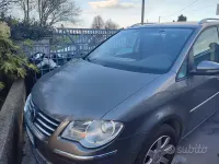 Usata VW Touran 150 CV (110 kW) 2010 Grigio Monovolume