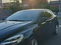 Usata Volvo V40 Kinetic 120 CV (88 kW) 2017 Nero Berlina