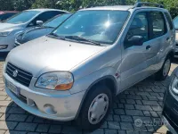 Usata Suzuki Ignis 83 CV (61 kW) 2001 Grigio Utilitaria