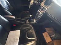 Usata Volvo V40 Ocean Race 119 CV (87 kW) 2016 Nero Berlina