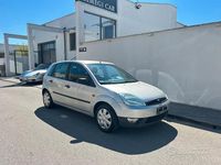 Usata Ford Fiesta 68 CV (50 kW) 2004 Grigio Utilitaria