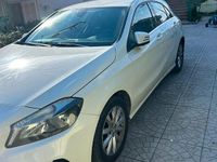 Usata Mercedes A180 122 CV (89 kW) 2016 Bianco Berlina