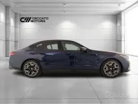 Usata BMW 550e M Sport 313 CV (230 kW) 2025 Bluazzurro Berlina
