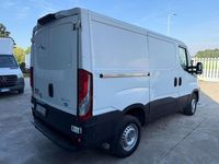 Usata Iveco Daily 126 CV (92 kW) 2016 Bianco Furgone