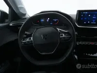 Usata Peugeot 208 Allure 101 CV (74 kW) 2025 Grigio Utilitaria