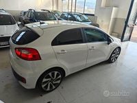 Usata Kia Rio Plus 89 CV (65 kW) 2016 Bianco Berlina