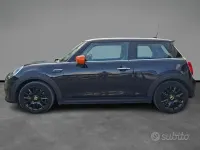 Usata Mini Cooper SE Classic 75 kW (102 CV) 2022 Nero / metallizzato Utilitaria