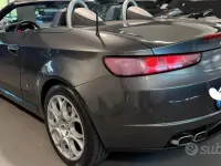 Usata Alfa Romeo Spider 209 CV (153 kW) 2008 Grigio Cabrio