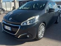 Usata Peugeot 208 Allure 82 CV (60 kW) 2017 Nero Utilitaria