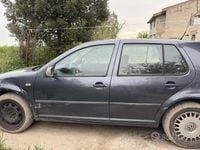 Usata VW Golf IV 90 CV (66 kW) 2000 Grigio Berlina