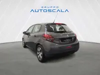 Usata Peugeot 208 Active 75 CV (55 kW) 2015 Grigio shark Utilitaria