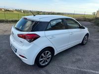 Usata Hyundai i20 Comfort 90 CV (66 kW) 2017 Bianco Berlina