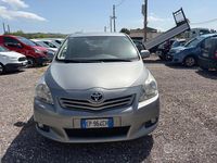 Usata Toyota Verso Active 126 CV (92 kW) 2013 Grigio Monovolume