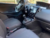Usata Lancia Ypsilon 69 CV (50 kW) 2022 Rosso Utilitaria